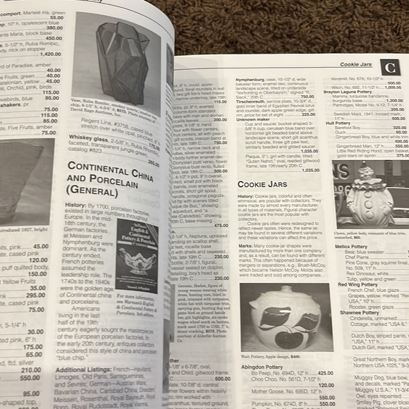 Warman’s 38th edition Antique & Collectibles book - Picture 2 of 3